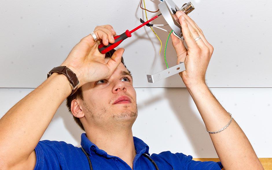 je recherche un électricien Paris 20
